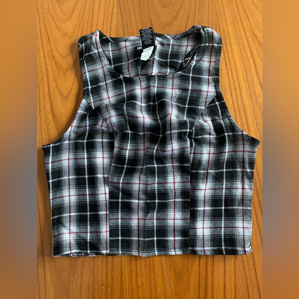 Women’s HotTopic tank top